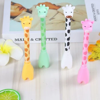 0,5 мм Черни сменяеми дръжки за подпис Креативна мультяшная гел писалка с хубав жирафа Ученически канцеларски в подарък за децата