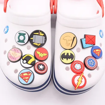 50шт PVC Ключодържател за обувки Marvel Капитан Америка Иконата на Тора Аксесоари Бижута за пряжек обувки Подходящи Гривни Croc Jibz Детски Подарък